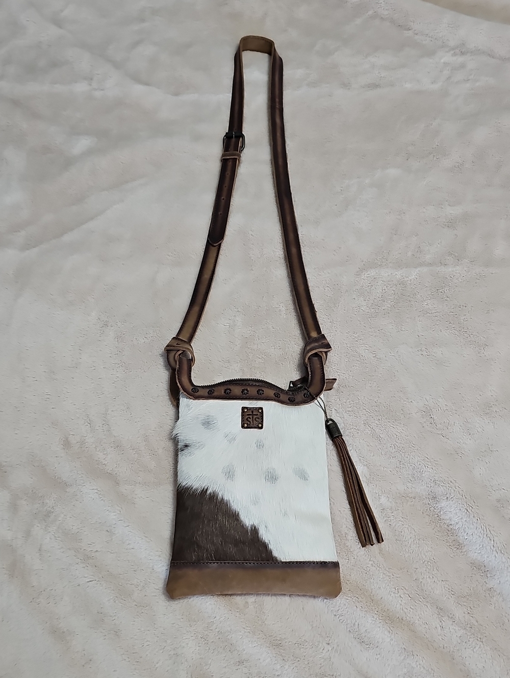 STS Women’s Crossbody Cowhide Leather Shoulder Bag with Tassel - Brown/White
